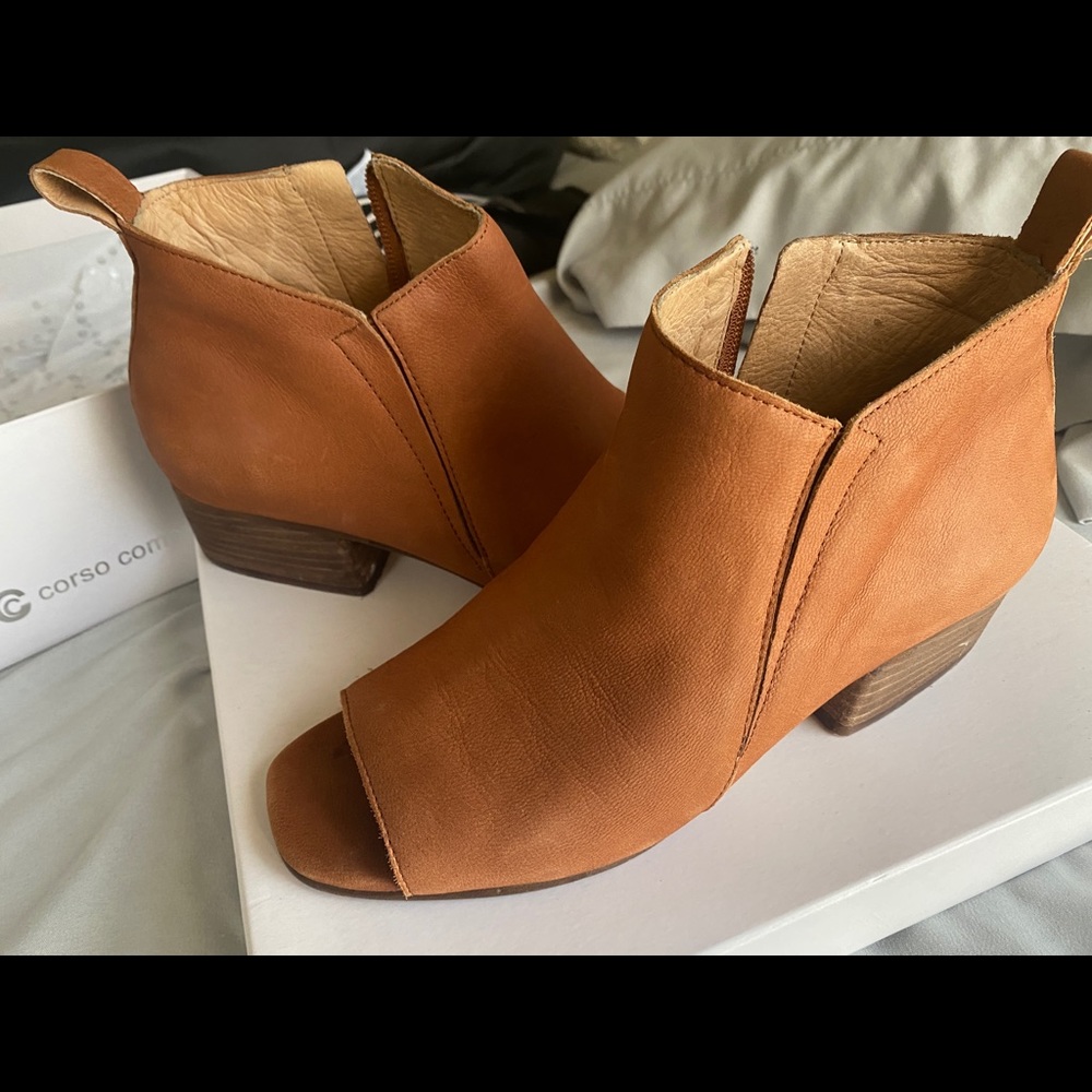 Beautiful soft leather open toe ankle boot. Only worn less than 5x